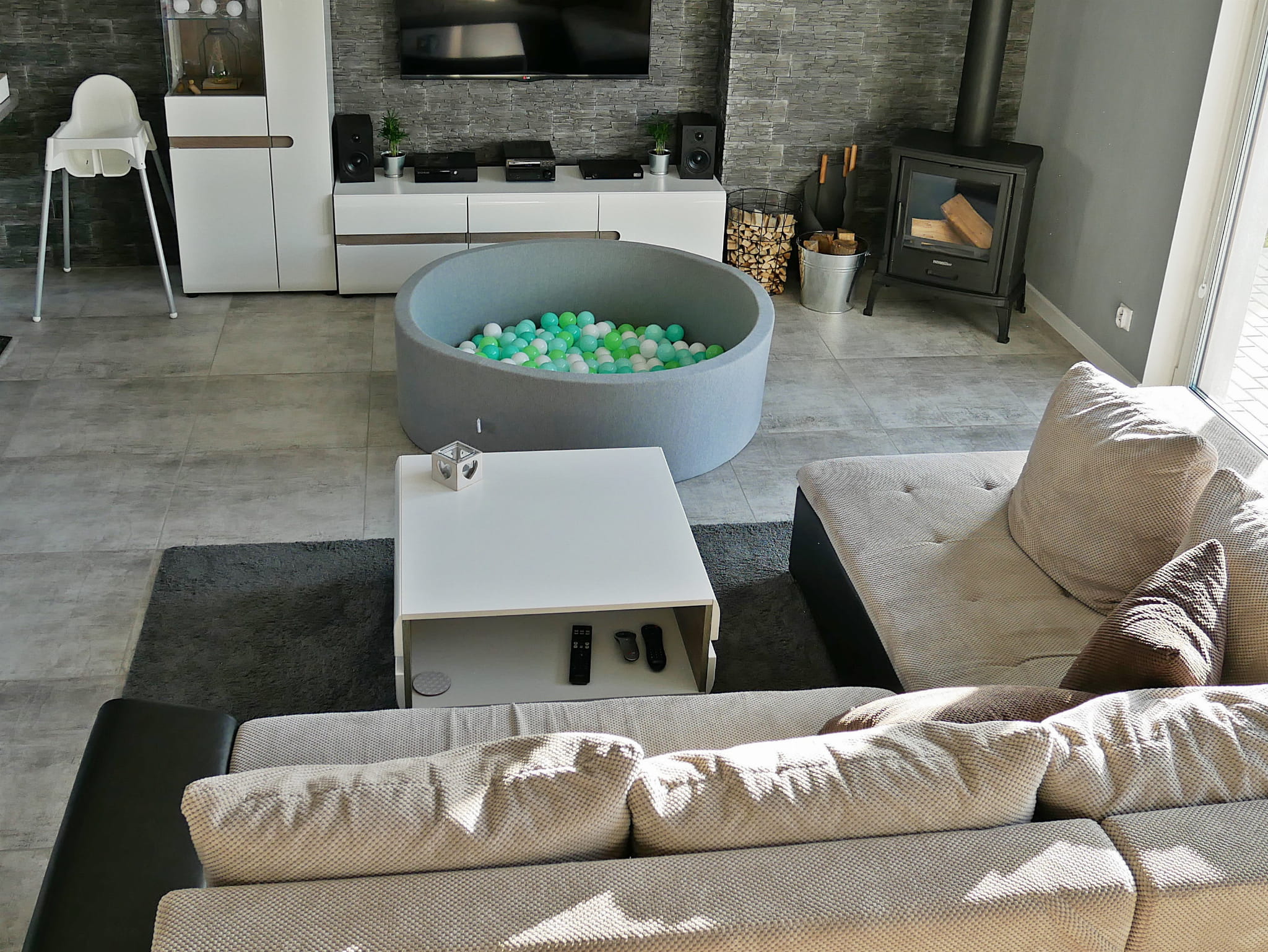 Ball Pit 110x30cm gray with balls 400pcs: white, celadon, mint, green Bubblepools.eu Ball Pit 110x30cm gray with balls 400pcs: white, celadon, mint, green Bubblepools.eu