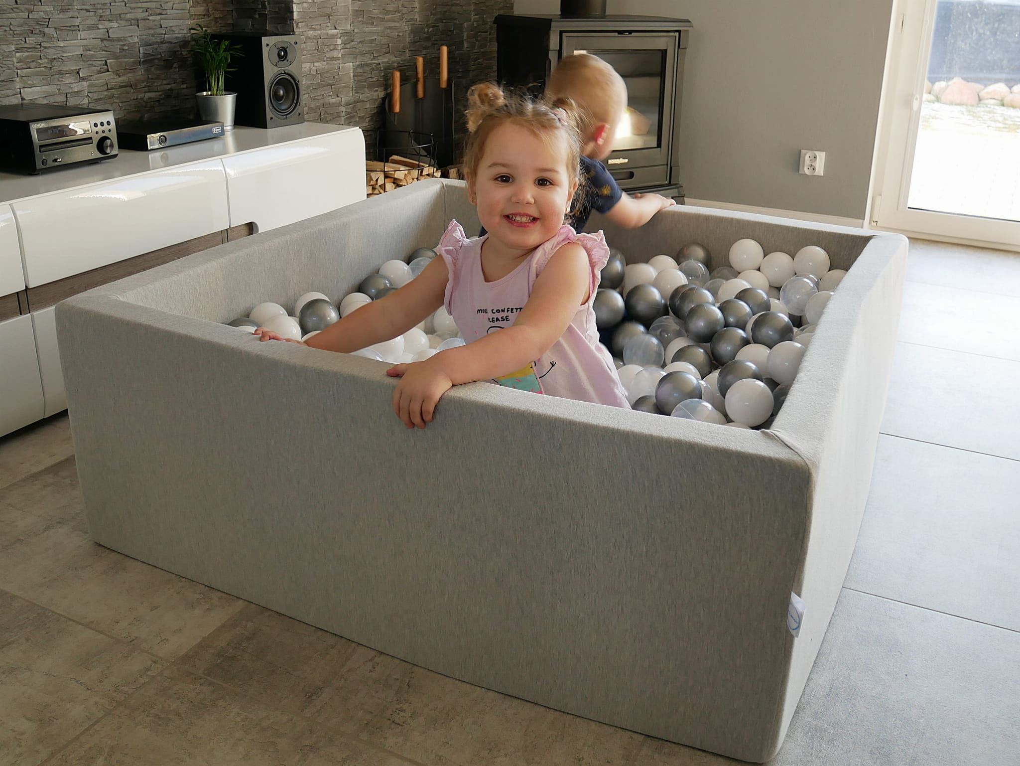 Ball Pit 110x40cm light gray with balls 500pcs: pink, pearl, gray Bubblepools.eu Ball Pit 110x40cm light gray with balls 500pcs: pink, pearl, gray Bubblepools.eu