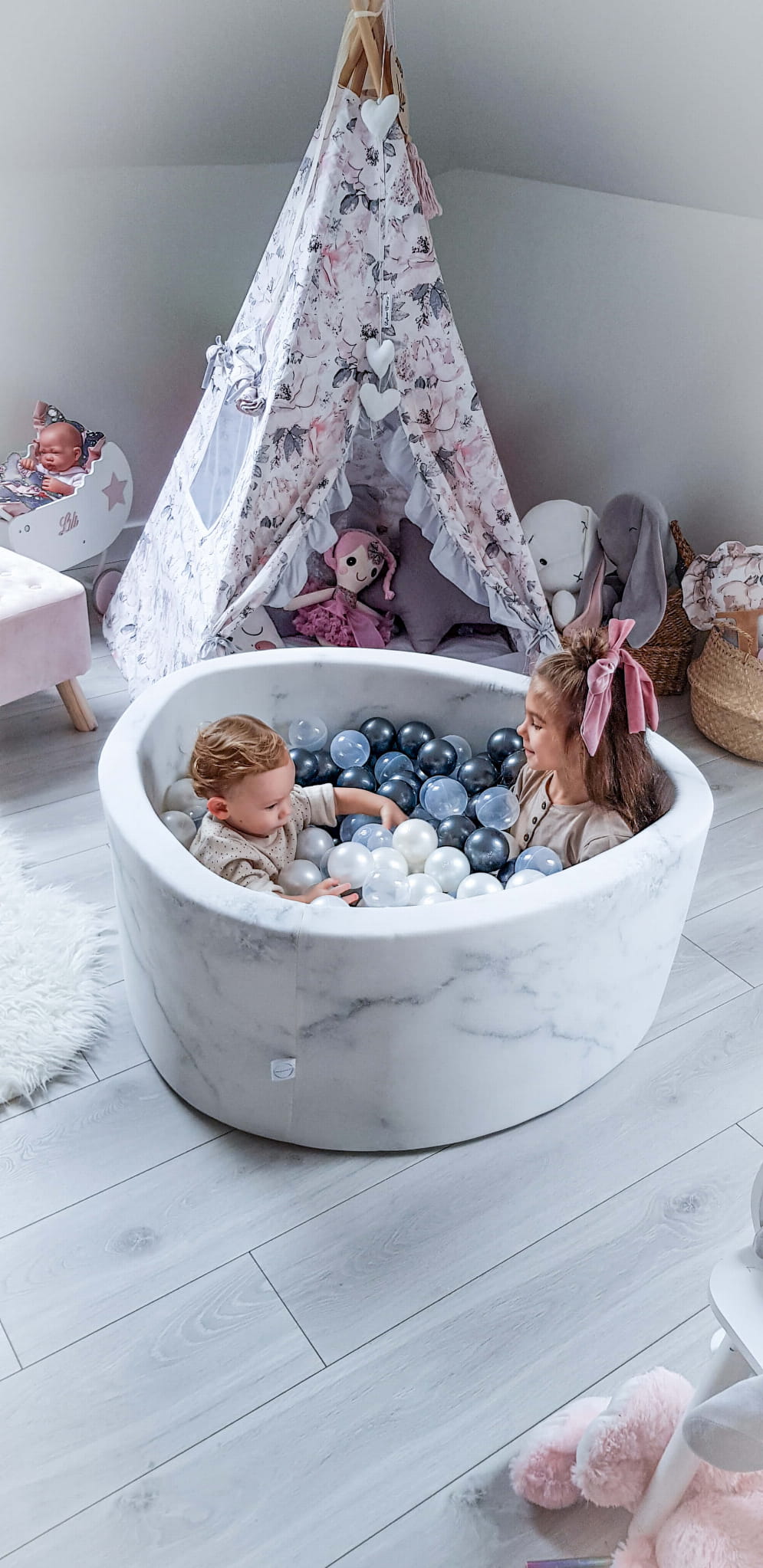 Ball Pit 90×30 marble with balls 200pcs: light mint, baby pink pearl, baby blue pearl, pearl, gray Bubblepools.eu Ball Pit 90×30 marble with balls 200pcs: light mint, baby pink pearl, baby blue pearl, pearl, gray Bubblepools.eu