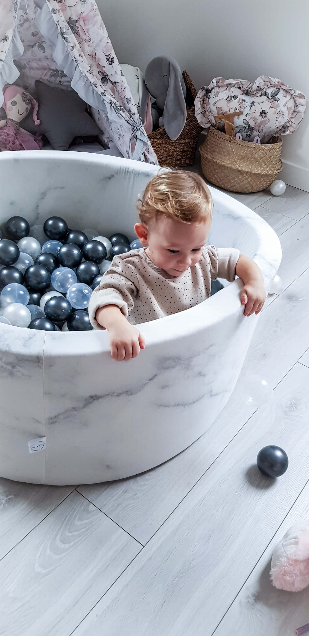 Ball Pit 90×30 marble with balls 200pcs: light mint, baby pink pearl, baby blue pearl, pearl, gray Bubblepools.eu Ball Pit 90×30 marble with balls 200pcs: light mint, baby pink pearl, baby blue pearl, pearl, gray Bubblepools.eu